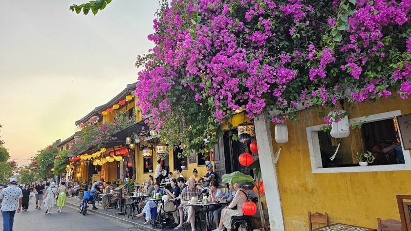 Exploring Hoi An’s Streets