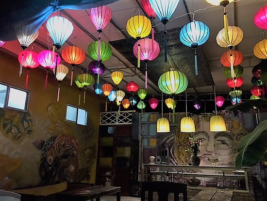 Hoi An Cafe Lantern Scene