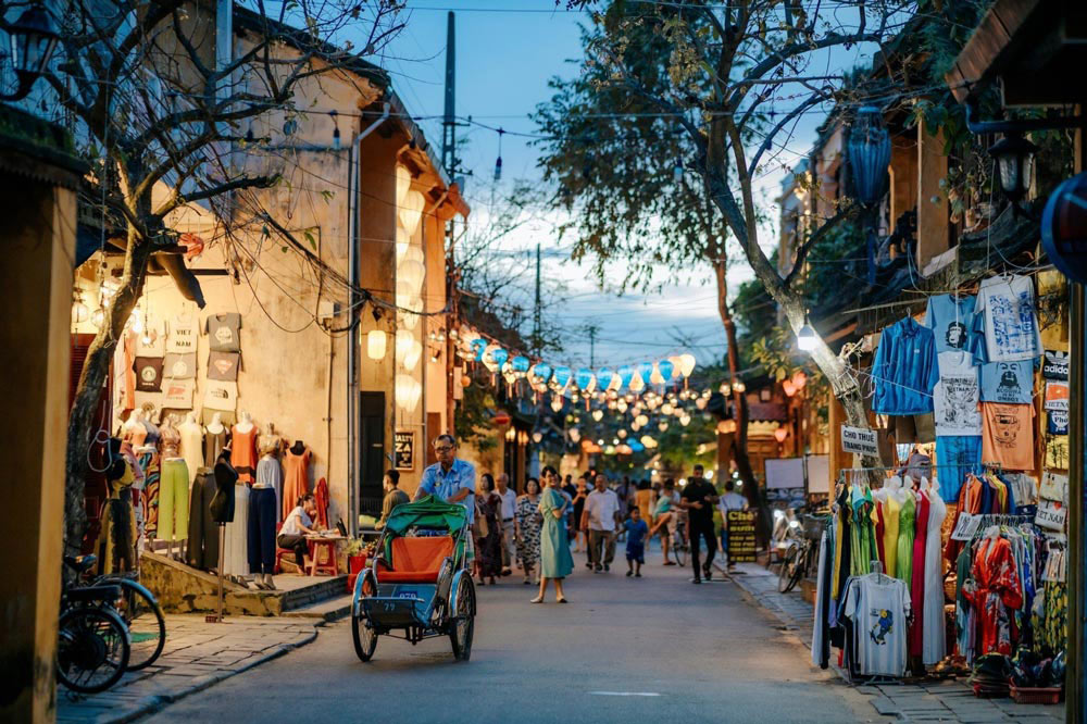 Hoi An Night Market Glow