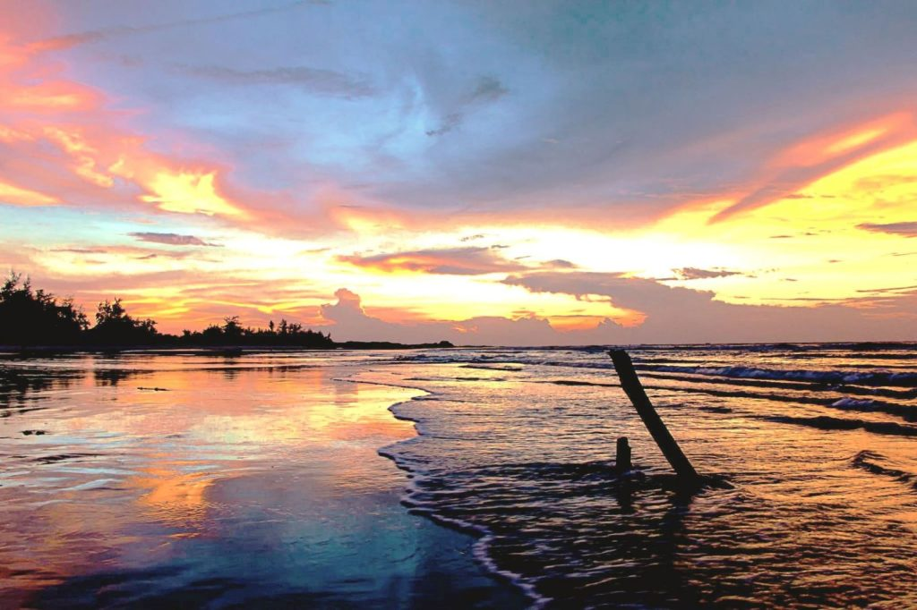 Sunrise at Nhat Le Beach